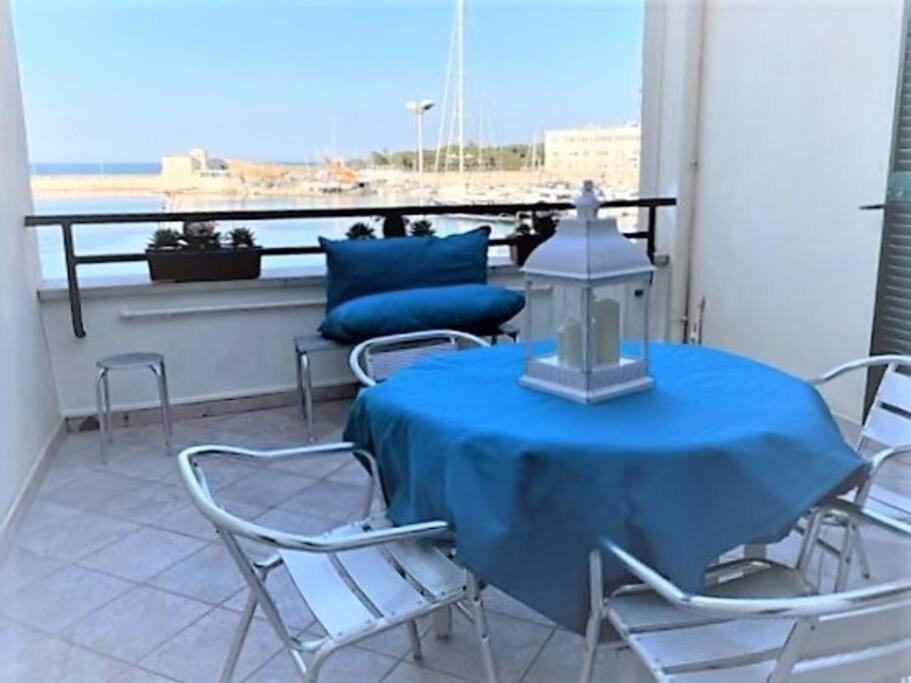 Emozioni Dal Porto Apartment Trani Bagian luar foto