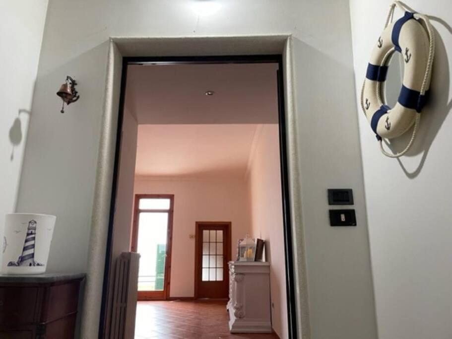Emozioni Dal Porto Apartment Trani Bagian luar foto