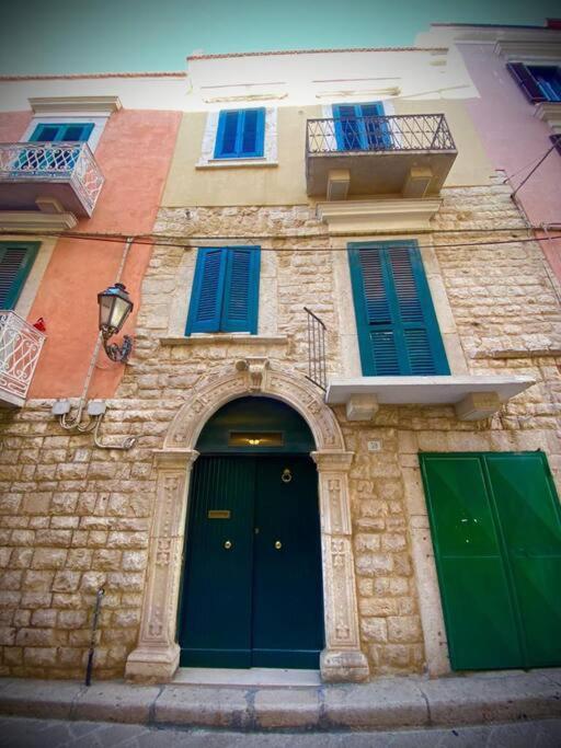Emozioni Dal Porto Apartment Trani Bagian luar foto