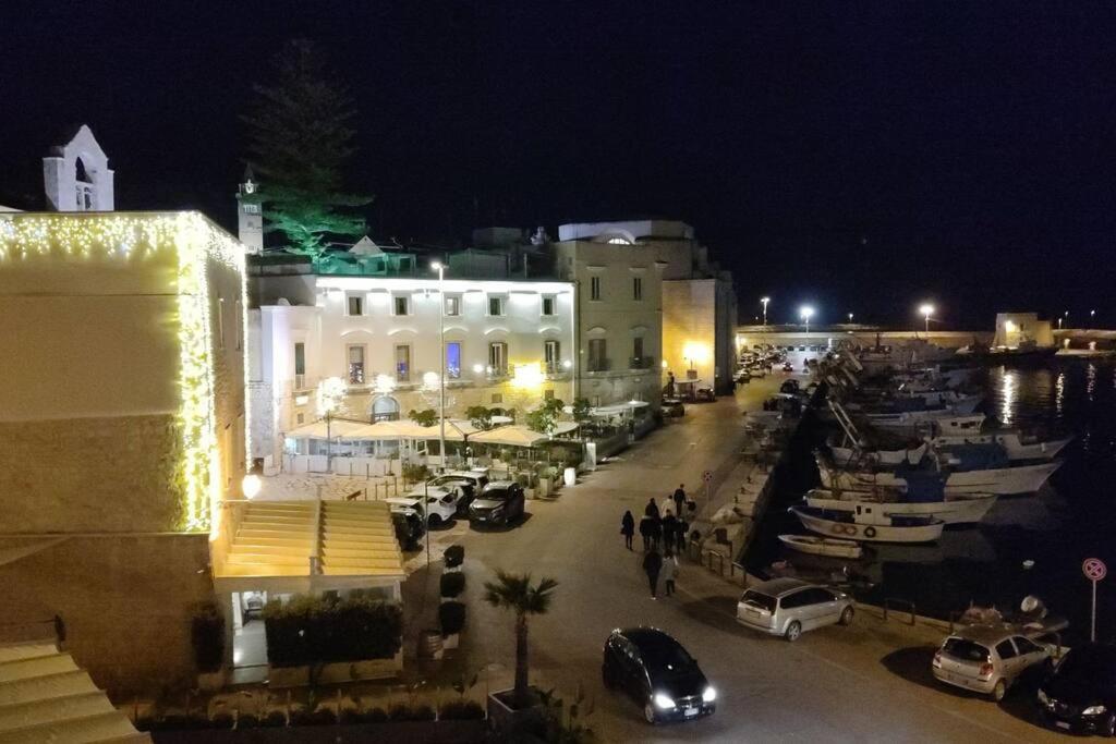 Emozioni Dal Porto Apartment Trani Bagian luar foto